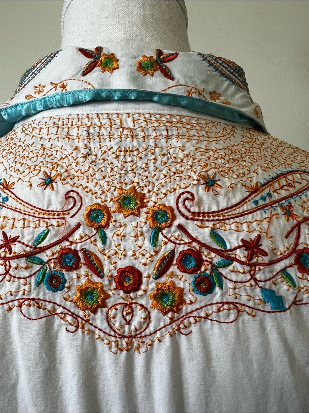 Western-Style Button-Up Blouse - Picture 8 of 13